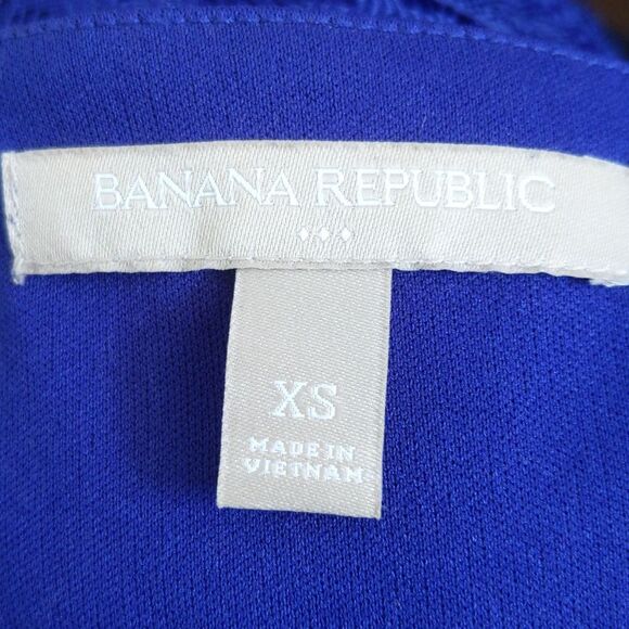 Banana Republic royal blue lace overlay short sleeve blouse, lined, XS - Picture 3 of 6
